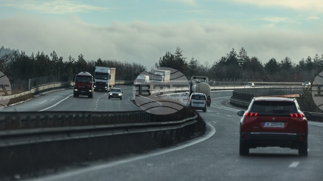 Възстановено е движението в активната и изпреварващата лента при 80-и километър на магистрала "Тракия" в посока София