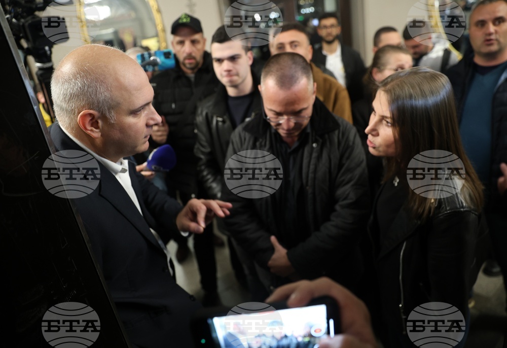 Народен театър “Иван Вазов”- протест