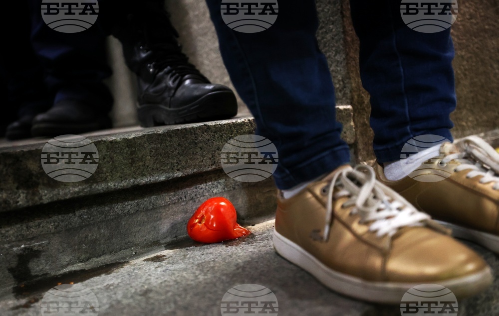 Народен театър “Иван Вазов”- протест