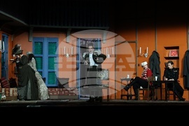 Народен театър „Иван Вазов“ - постановка „Оръжията и човекът“