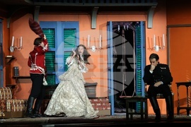 Народен театър „Иван Вазов“ - постановка „Оръжията и човекът“