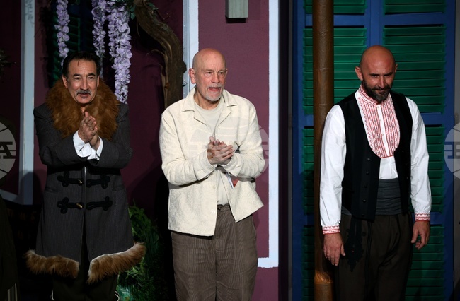 Народен театър „Иван Вазов“ - постановка „Оръжията и човекът“