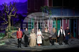 Народен театър „Иван Вазов“ - постановка „Оръжията и човекът“